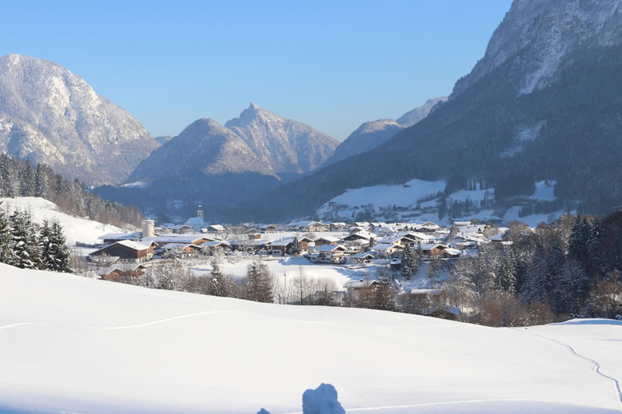 Winterlicher Blick über Unken und das Saalachtal