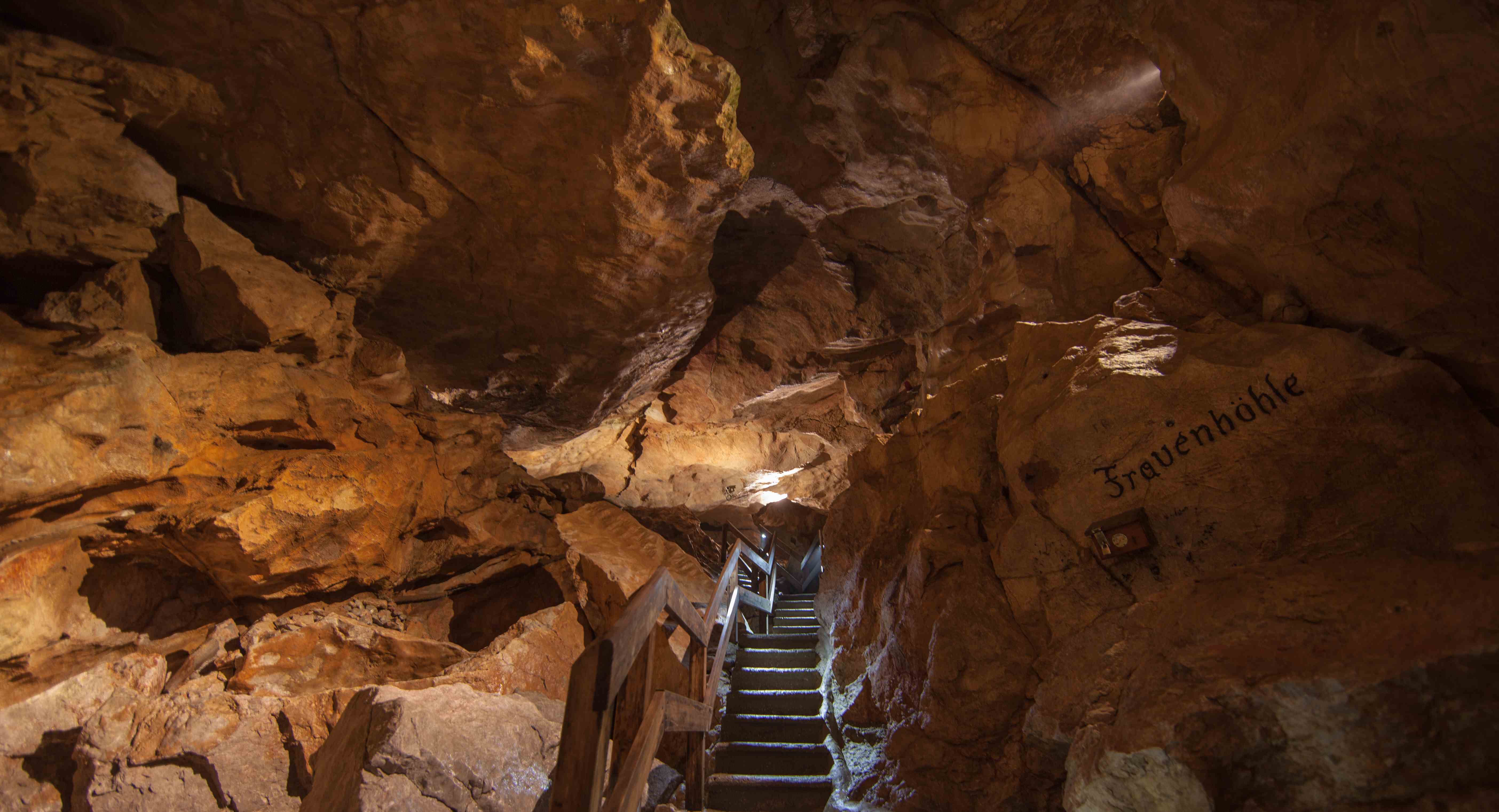 Höhlenforschung in der Lamprechtshöhle bei St. Martin