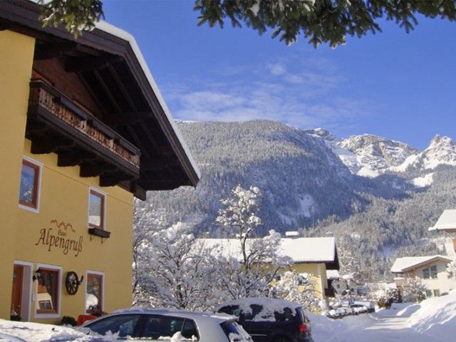 Alpengruß Appartements in Lofer im Winter