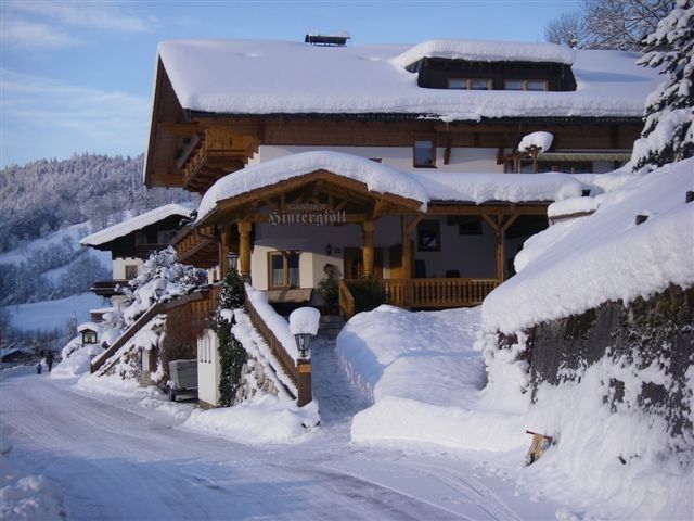 Gasthof Hintergföll in Unken im Winter